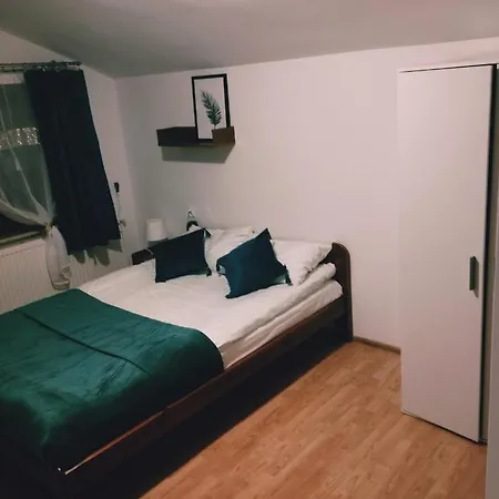 Czyrna Przy Gondoli Δωμάτια σε οικογενειακή κατοικία *