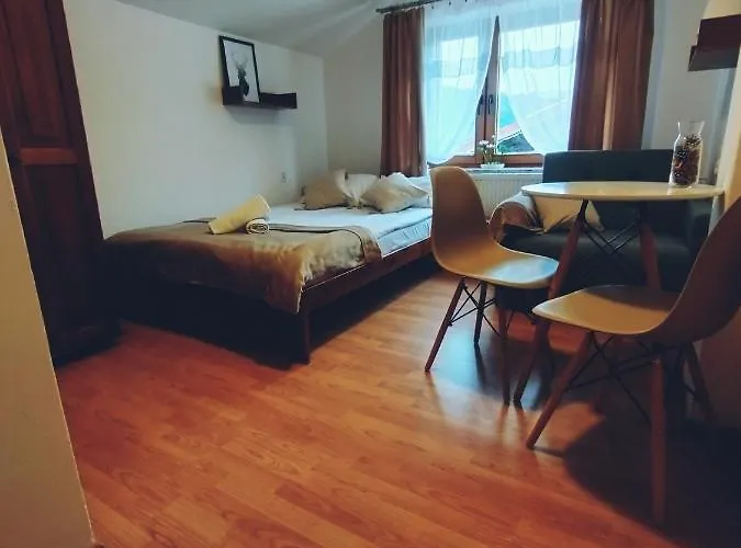 Δωμάτια σε οικογενειακή κατοικία Czyrna Przy Gondoli *